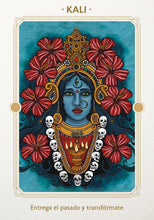 Cargar imagen en el visor de la galería, Oráculo de lo Sagrado Femenino. 33 cartas, 1 invocación y libro guía | María Blanch Matute