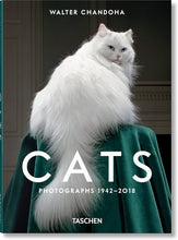 Cargar imagen en el visor de la galería, Cats: Photographs 1942-2018 | Walter Chandoha