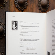 Cargar imagen en el visor de la galería, Hamlet | William Shakespeare

